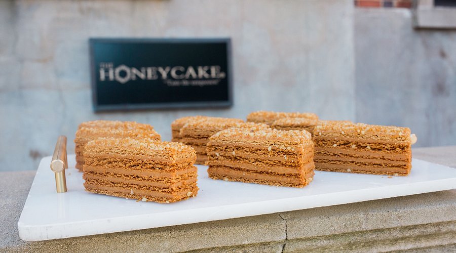 The Honeycake Slices
