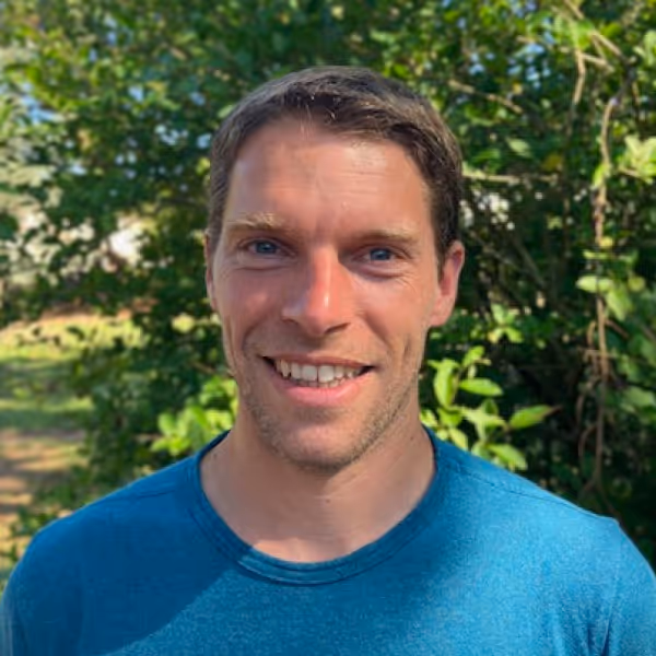 Romain Perrier, éducateur sportif et animateur périscolaire à l'école Le Lieu Utile