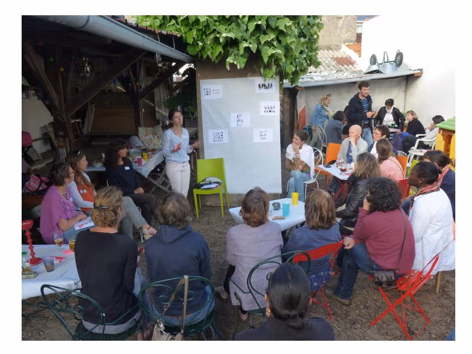 Une des premières réunions publiques du collectif Le Lieu Utile