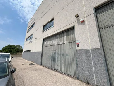 Nave industrial en venta en San Fernando de Henares (Madrid)
