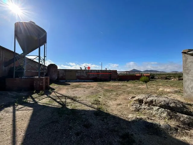 Nave industrial en venta en Polan (Toledo)