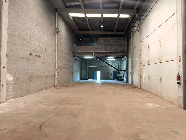 Nave industrial en venta en Les Cabanyes (Barcelona)