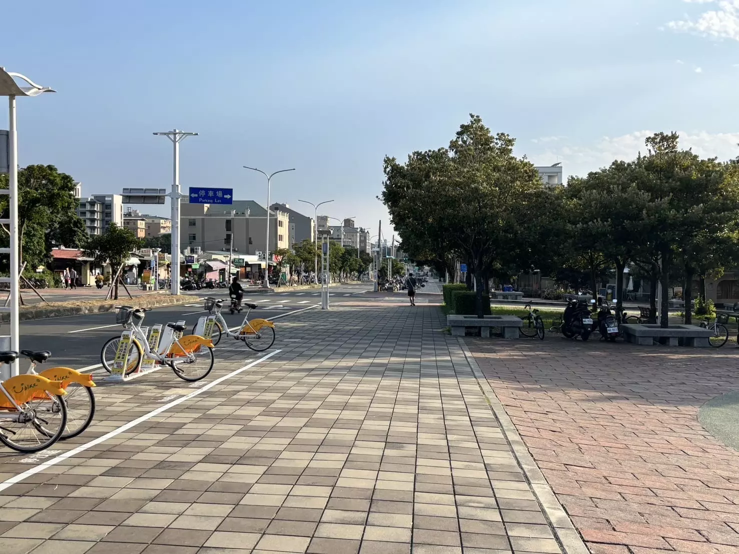 Yes厚切雞排街景照｜大門口直走