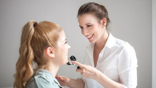 Avant et après Botox mâchoire, Résultats des Skin Boosters, Teint uniforme après Laser Toning, Effet liftant avec Thermage