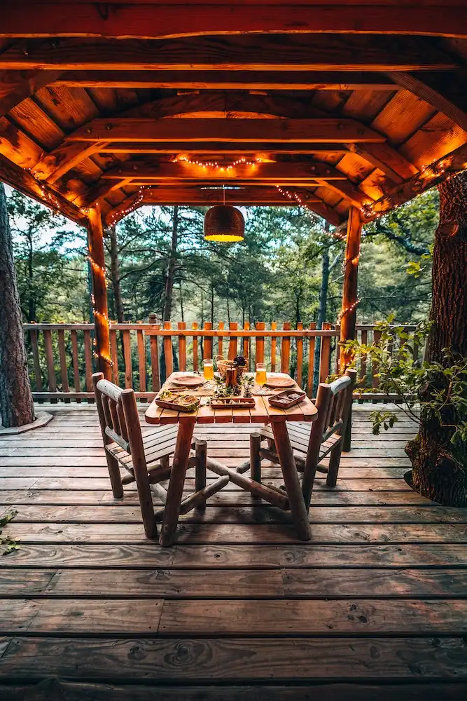 Profitez d’un week-end romantique lors de votre nuit insolite en amoureux dans notre hôtel insolite.