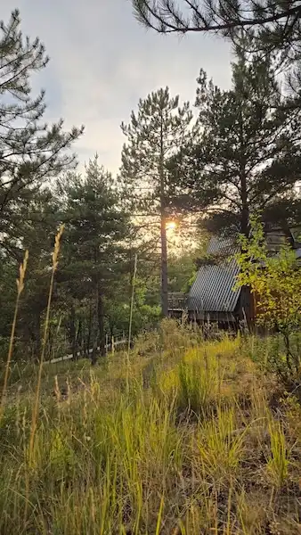 Une escapade romantique dans un ecolodge avec jacuzzi privatif, dans les ahutes Alpes, entre Alpes et Provence