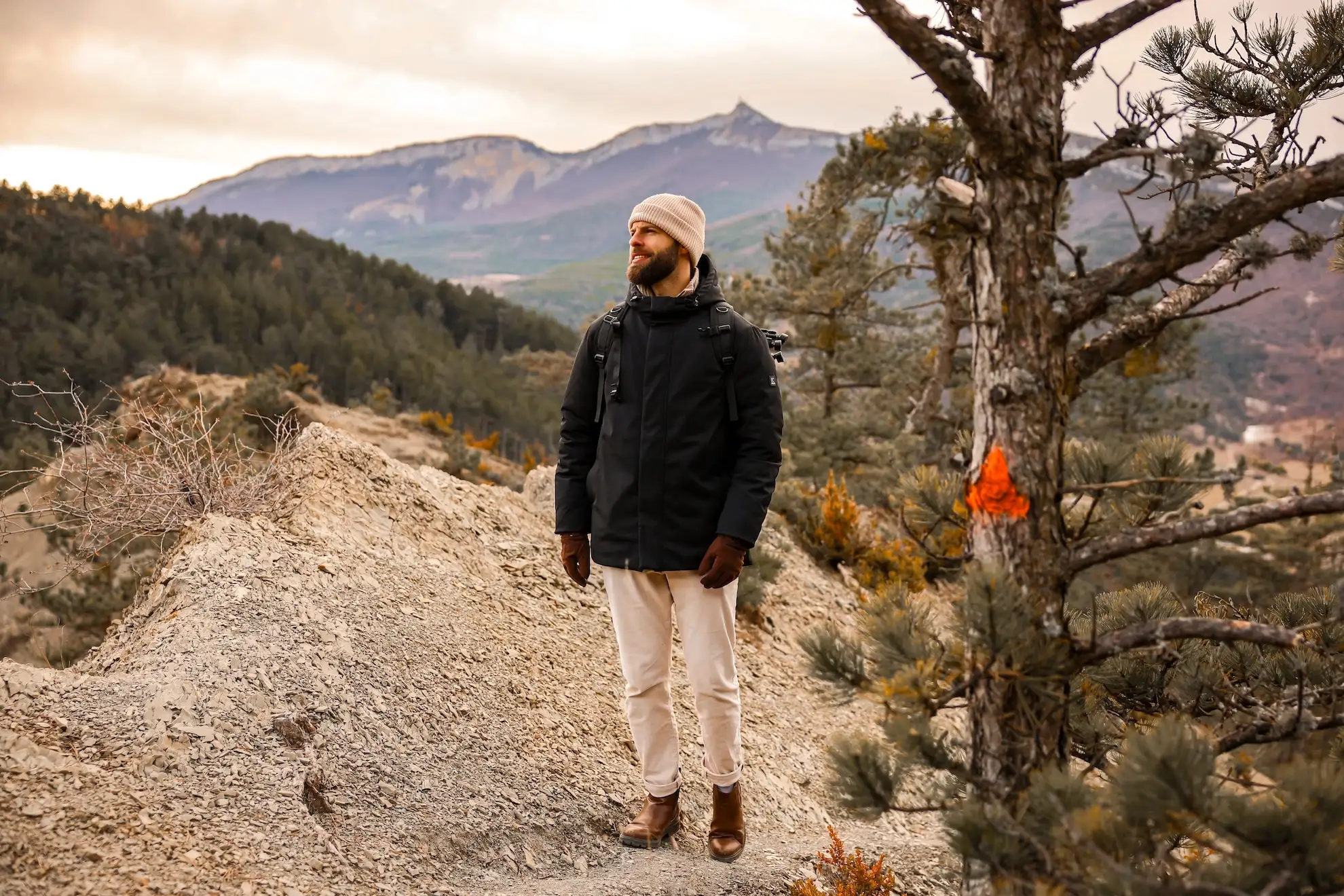 Pour un week-end insolite inoubliable, ou une idée cadeau couple, optez pour l’une de nos cabanes sur pilotis avec jacuzzi privatif.