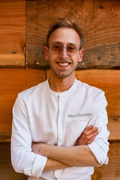 Profitez de votre chambre avec jacuzzi privatif lors de votre week-end en amoureux dans notre écolodge en PACA.