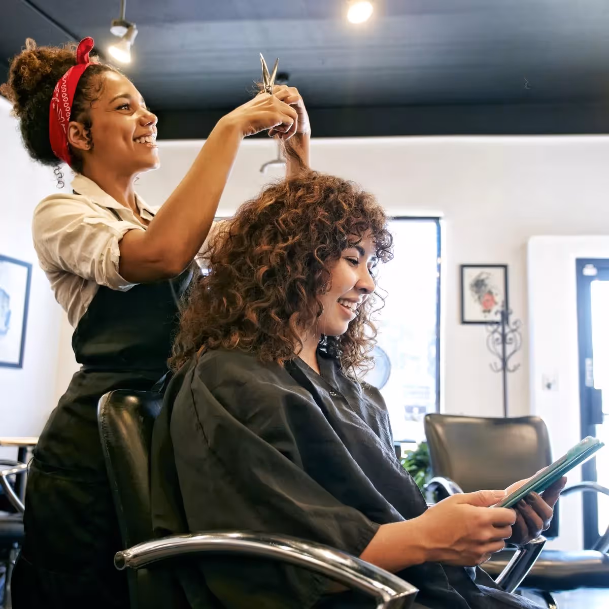 Dalton Street Salon, located in Manchester near Deansgate and Spinningfields, specializes in women's haircuts, coloring, and consultations. Renowned for its experienced stylists and premium treatments, the salon provides personalized, high-quality services in a welcoming atmosphere.