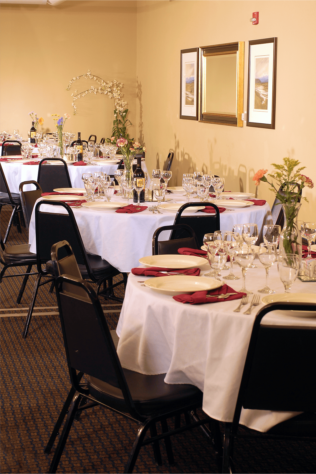 Various areas of our Diner Restaraunt, with throwback aesthetics, and great views.