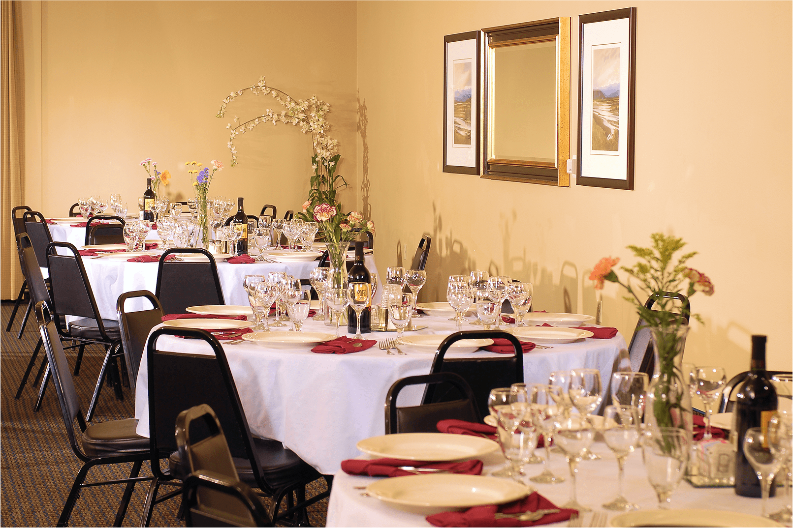 Various areas of our Diner Restaraunt, with throwback aesthetics, and great views.