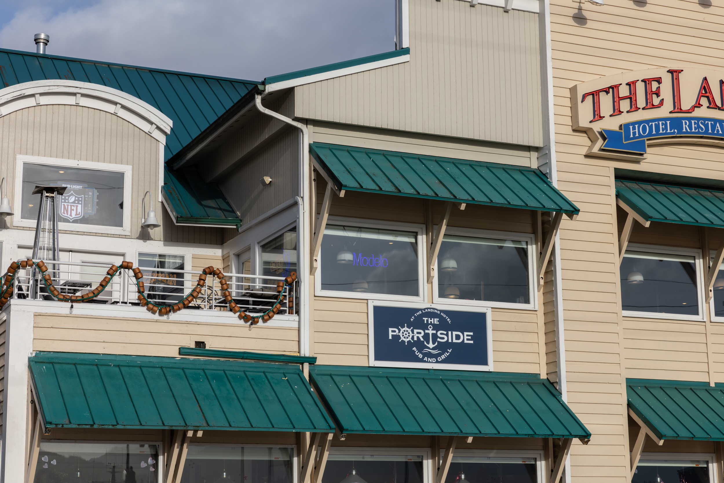 The Landing Clubhouse under the Alaskan Sky