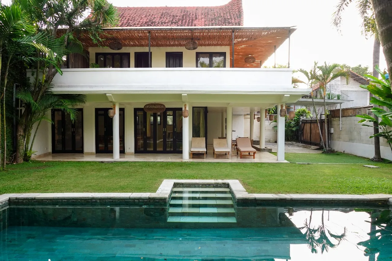 3-Bedroom Villa with Tropical Serenity in Umalas