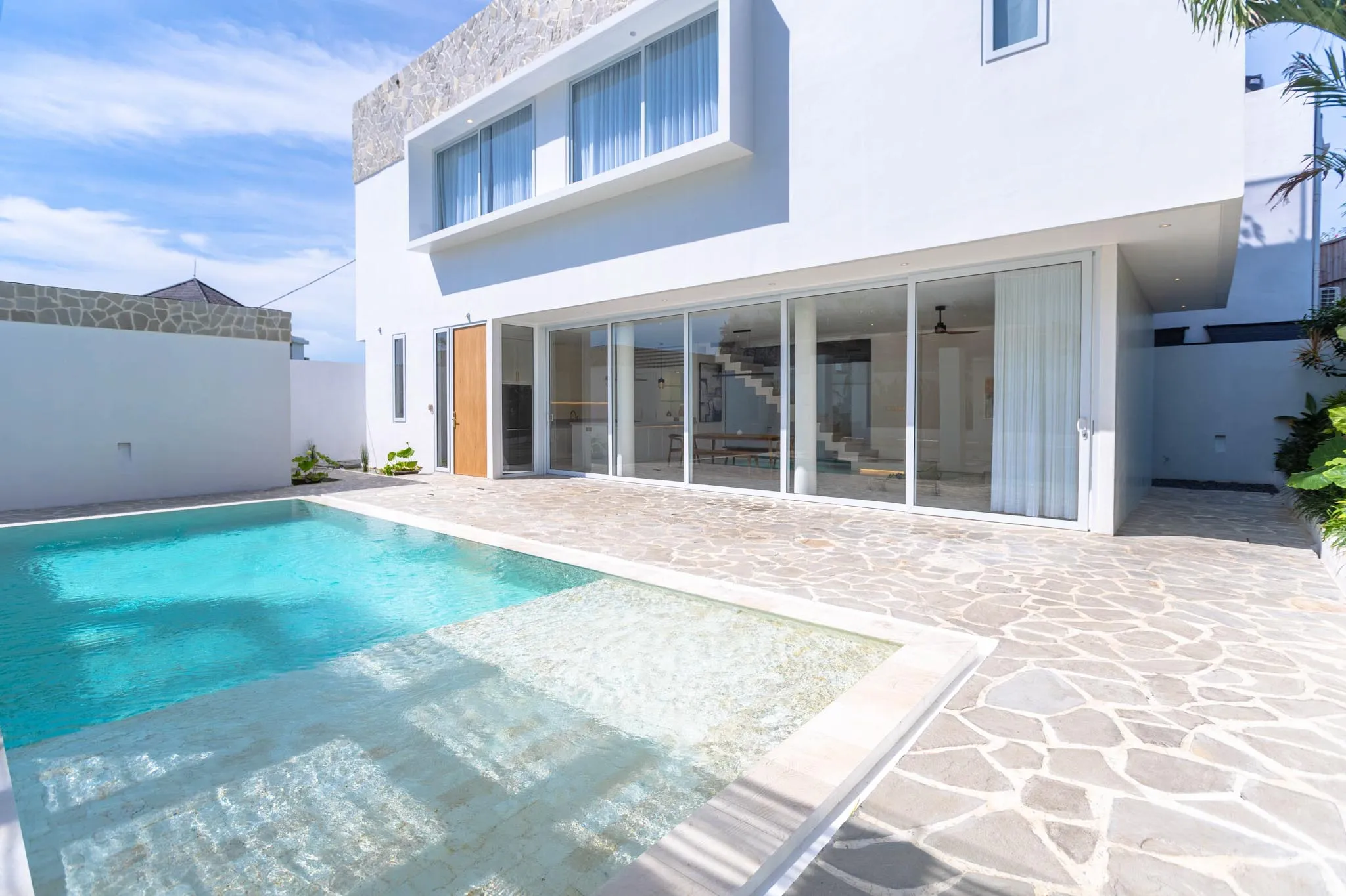 4-Bedroom Villa with Panoramic Views in Cemagi