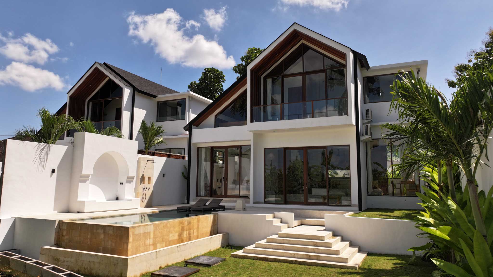 3-Bedroom Jungle Villa and Elegant Riverside Retreat in Tranquil Cepaka
