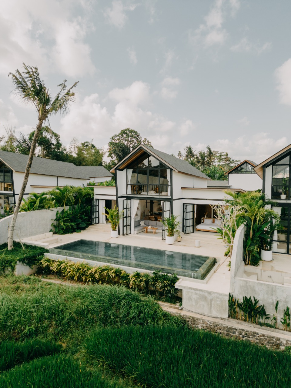 Modern 2-Bedroom Villa with Rooftop Lounge in Tranquil Kaba-Kaba