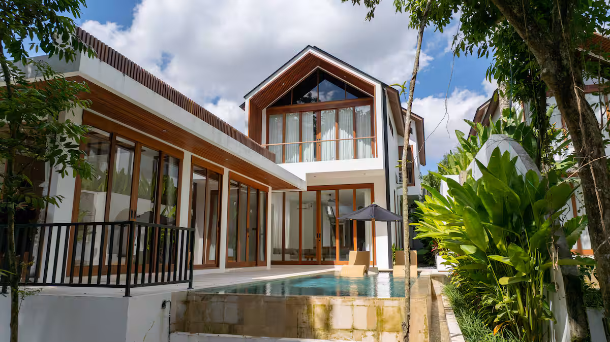 5-Bedroom Villa with Private Pool & BBQ Area in Cepaka