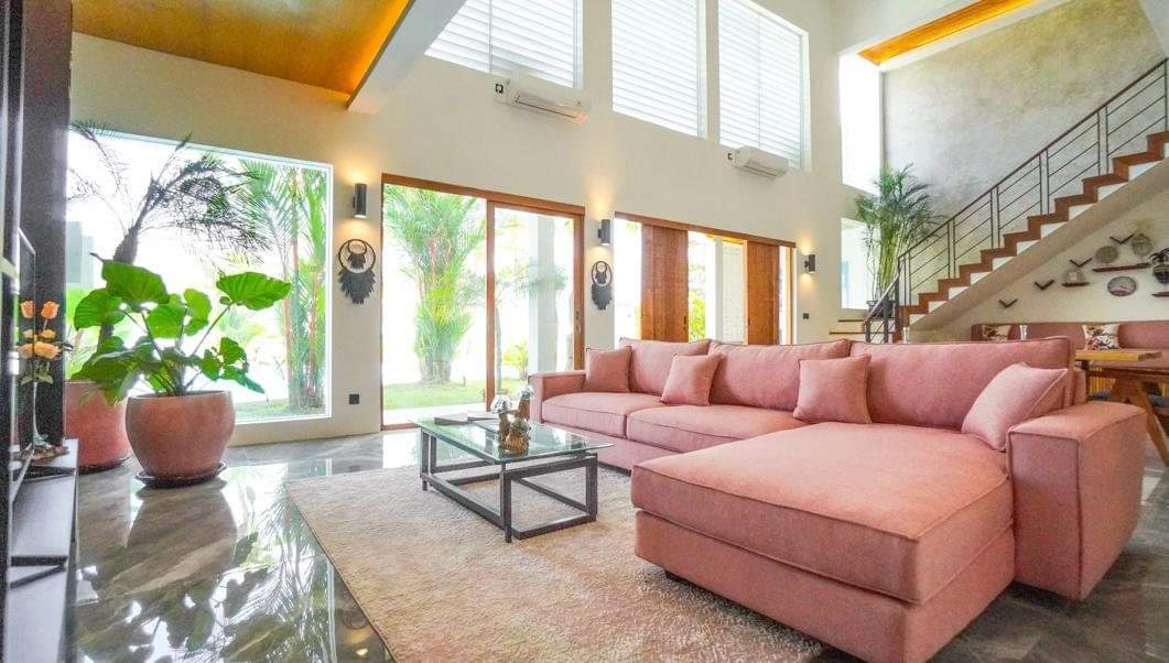 3-Bedroom Villa with Expansive Tropical Garden in Buduk