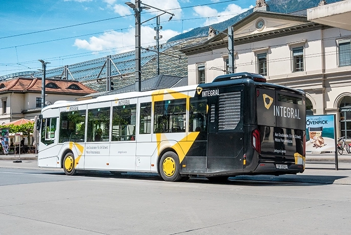 2 - Bus