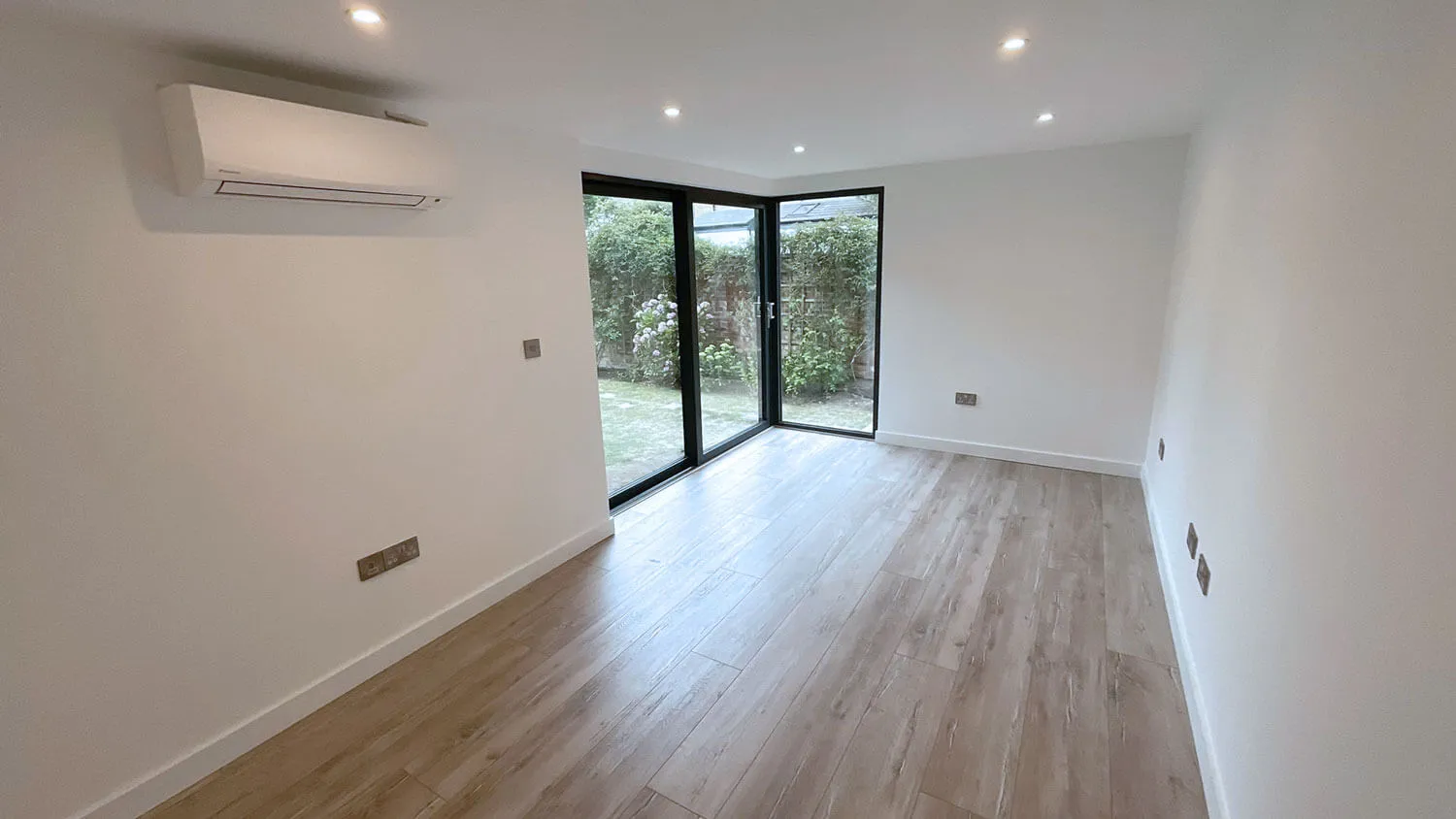  Laminate Flooring TGR