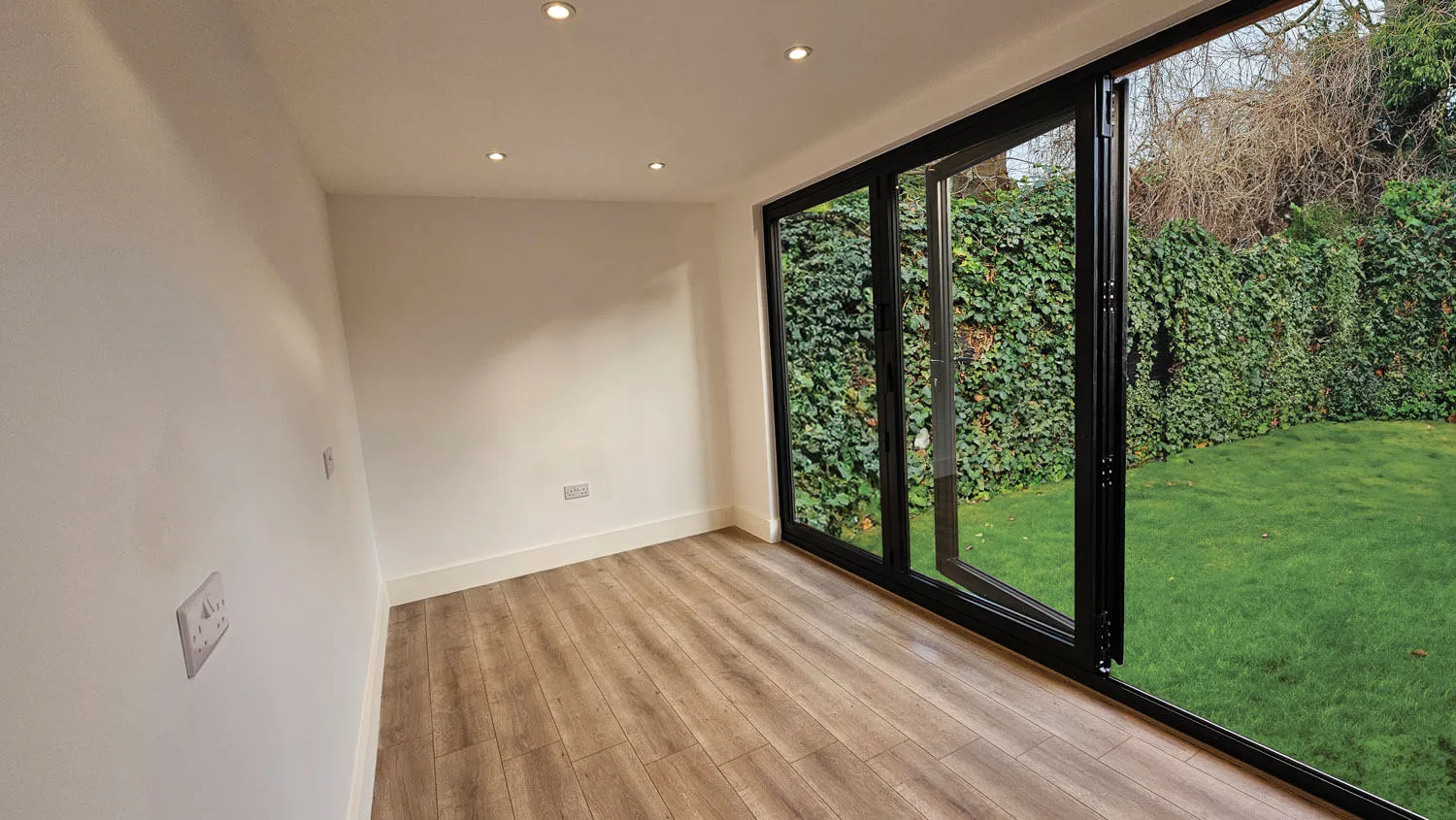 Bifold Doors TGR