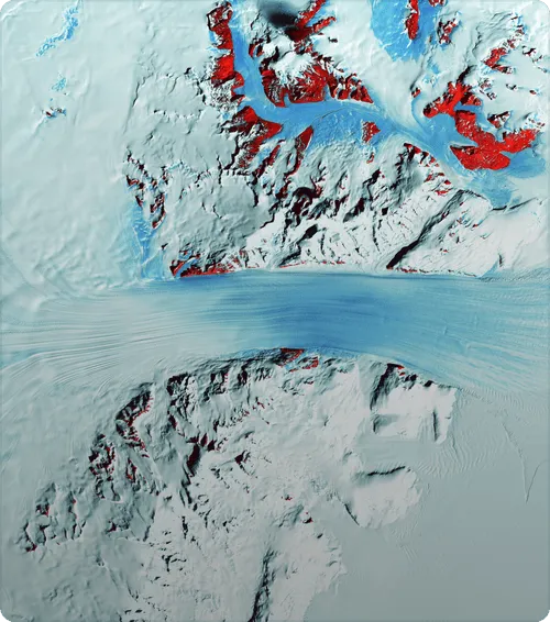 Photo d’un paysage glacé avec des blocs de glace flottants.