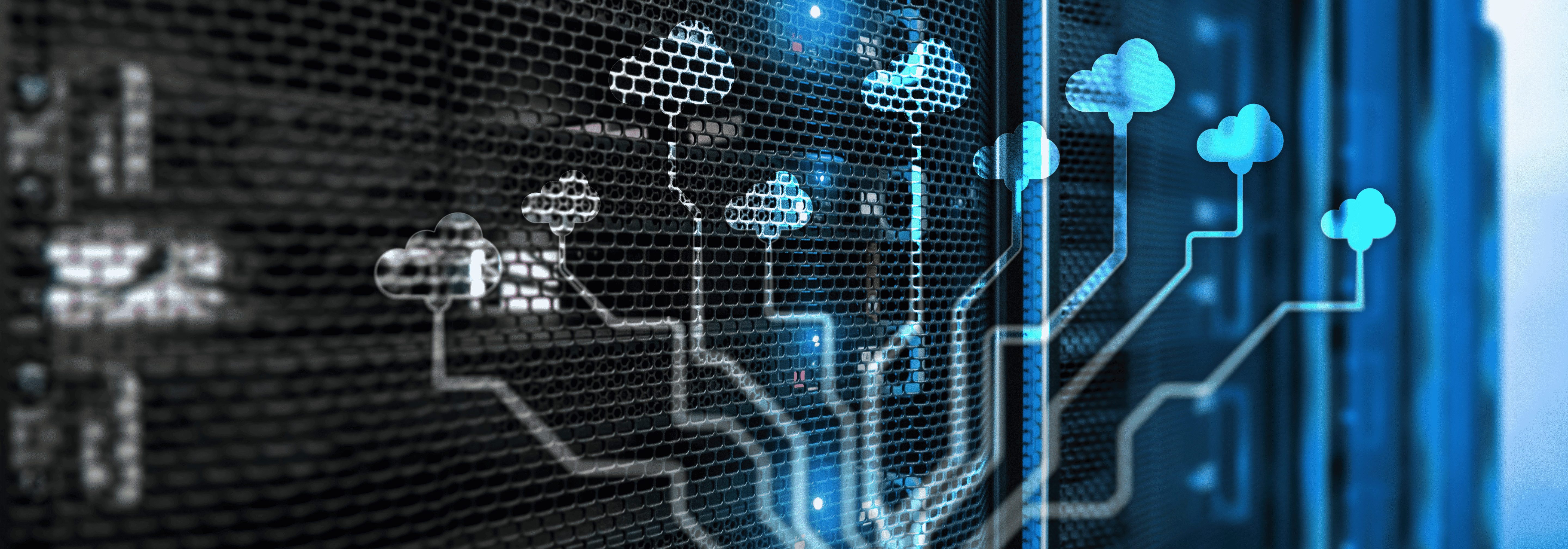 Serveurs informatiques avec symboles de cloud connectés