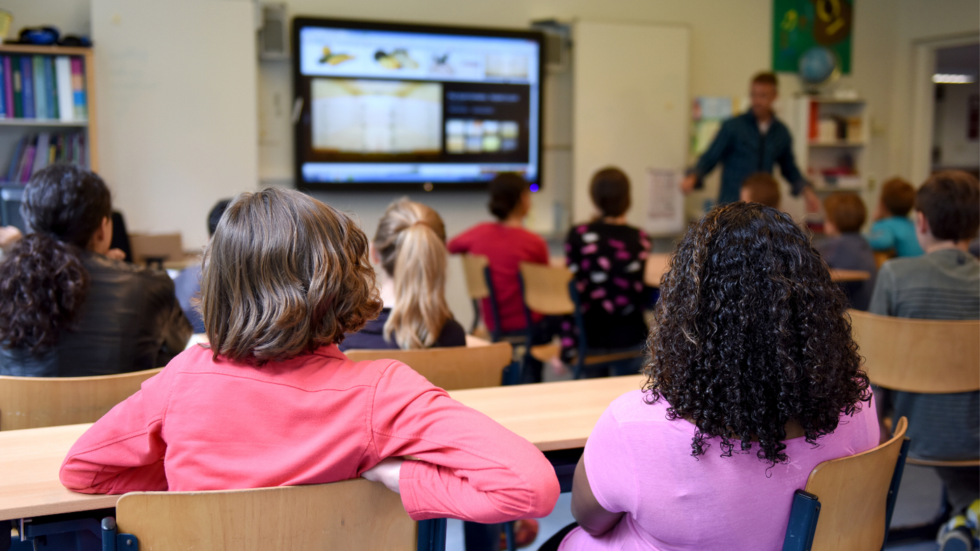 Digitalisez vos salles de classe avec vivitek