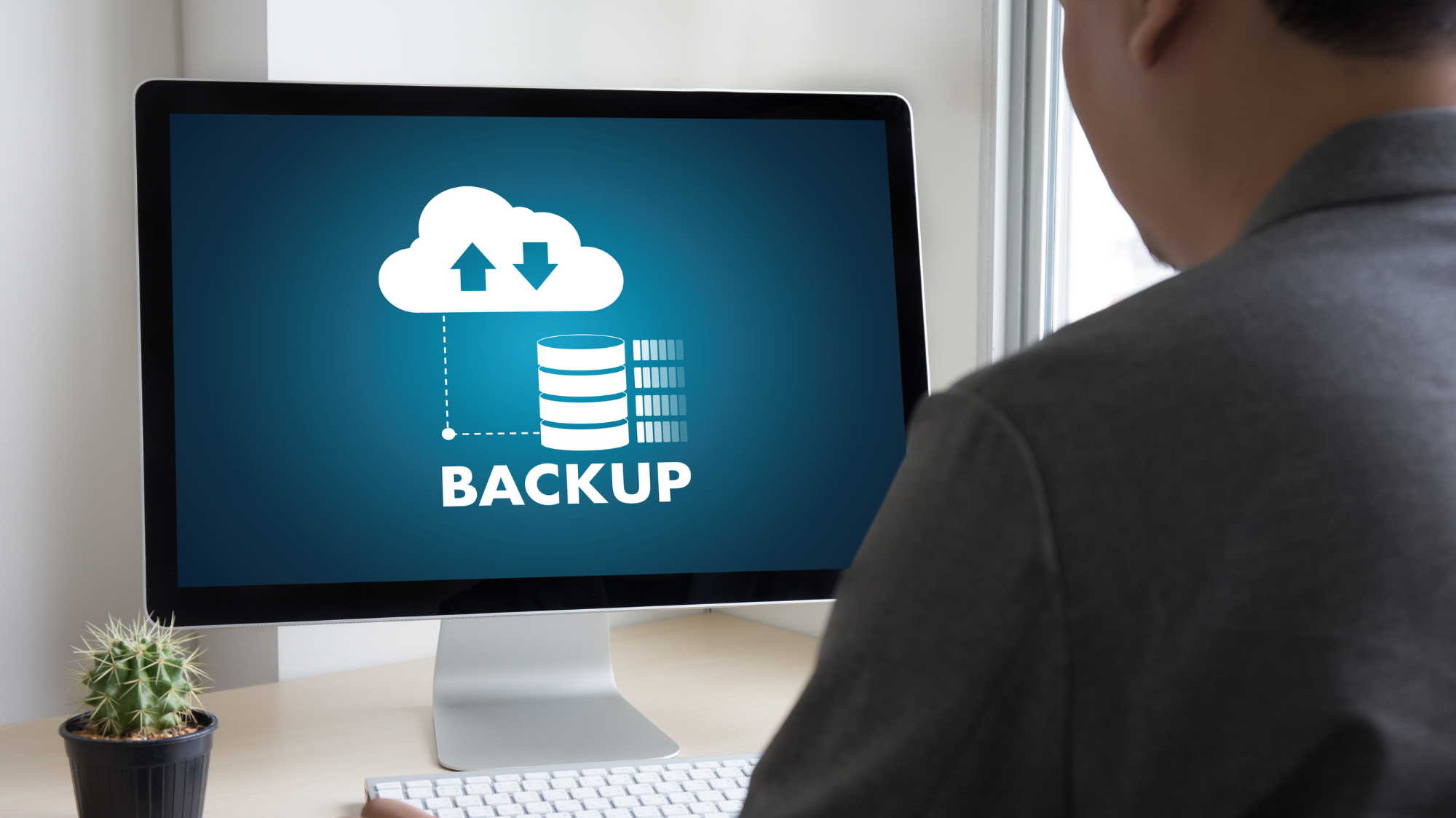 Écran d'ordinateur affichant une interface de sauvegarde des données vers le cloud.