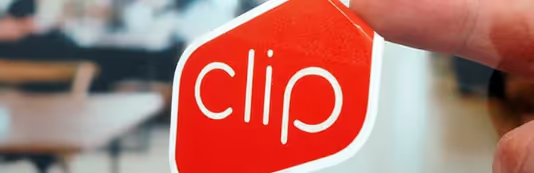 Qu'est-ce qu'un autocollant adhésif frontal