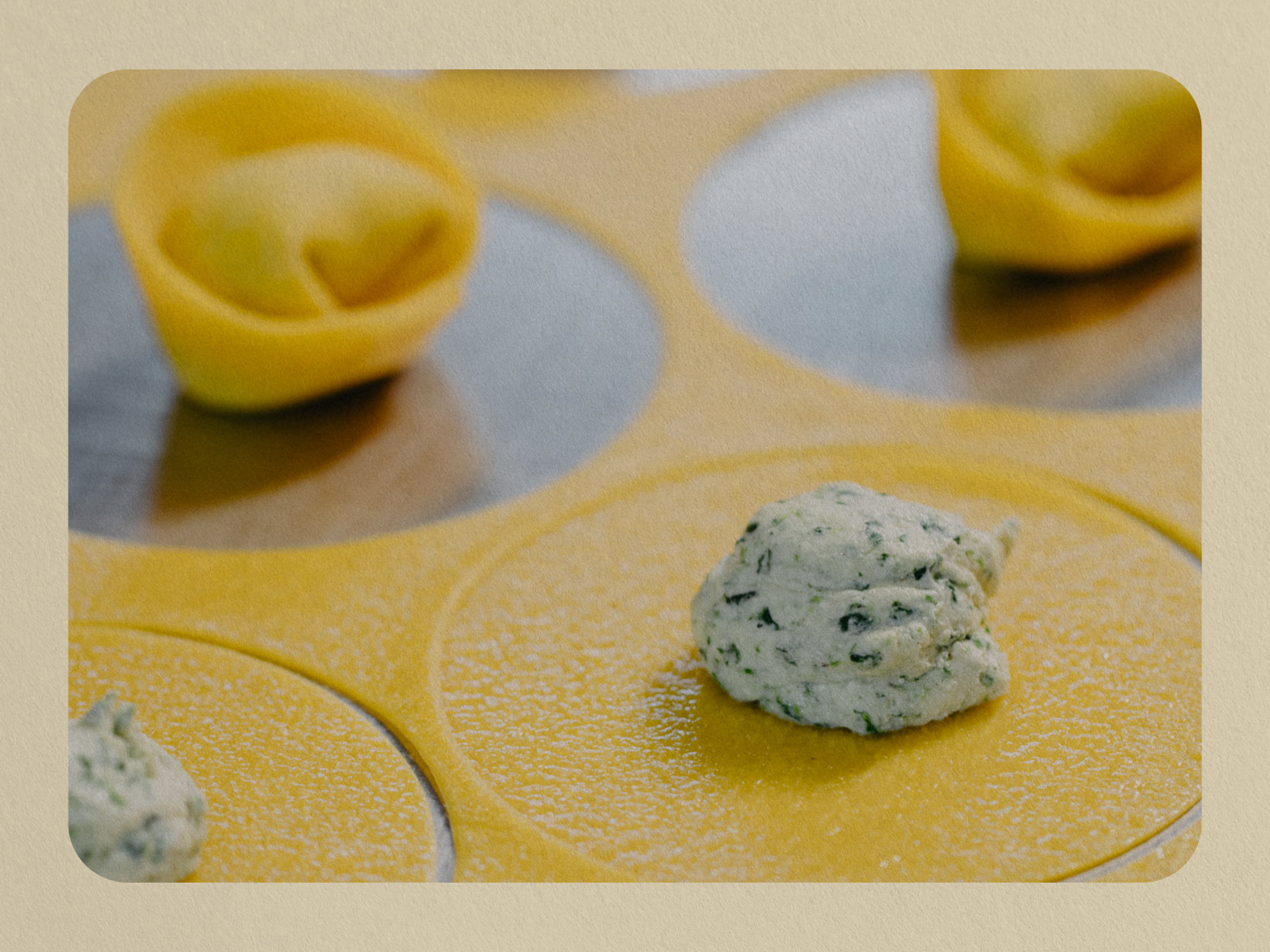 Come la stagione cambia il menu della pasta, foto del processo di produzione della pasta nello stabilimento Pasta Livia