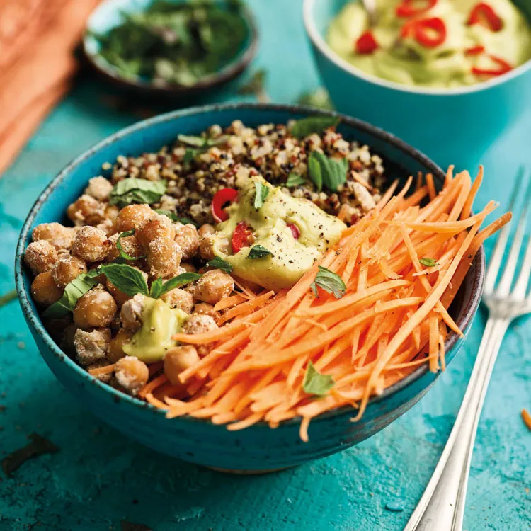 Quinoa mit Gemüse an Mango-Avocado-Sauce – ölfrei