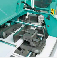 opening van 200mm, slag van 4-500mm, reststuk van 355mm