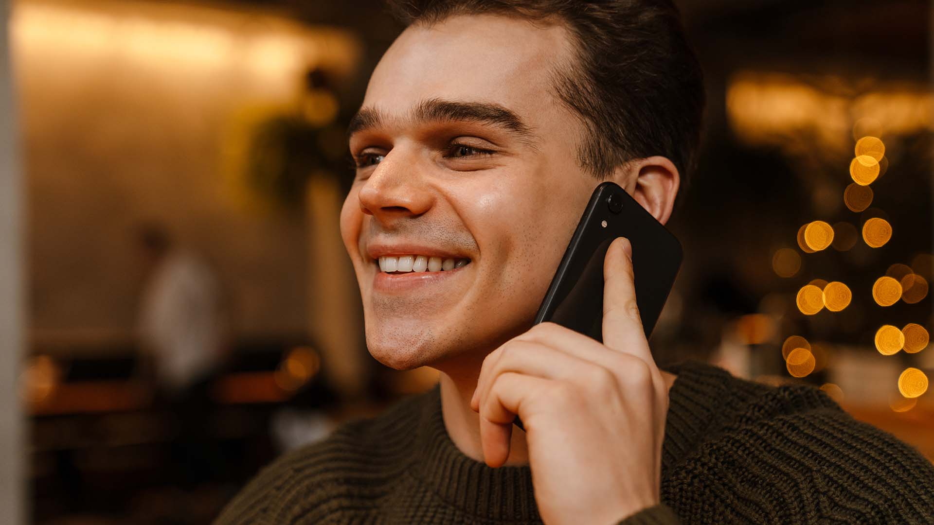 Hyper-Personalised CX at Scale: Using AI to Know Your Customers Better