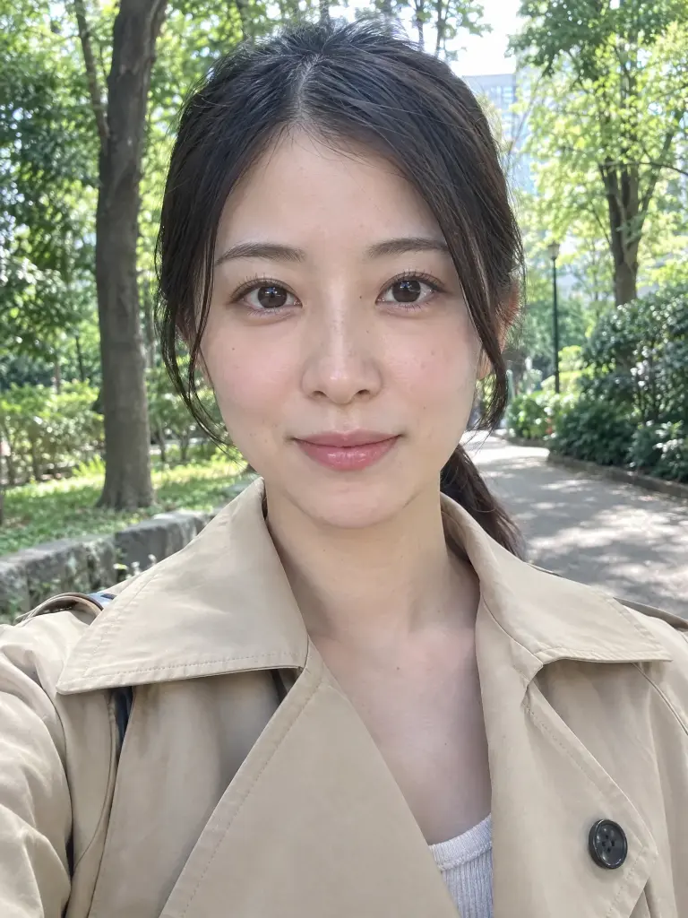 見本の自撮り写真（女性）