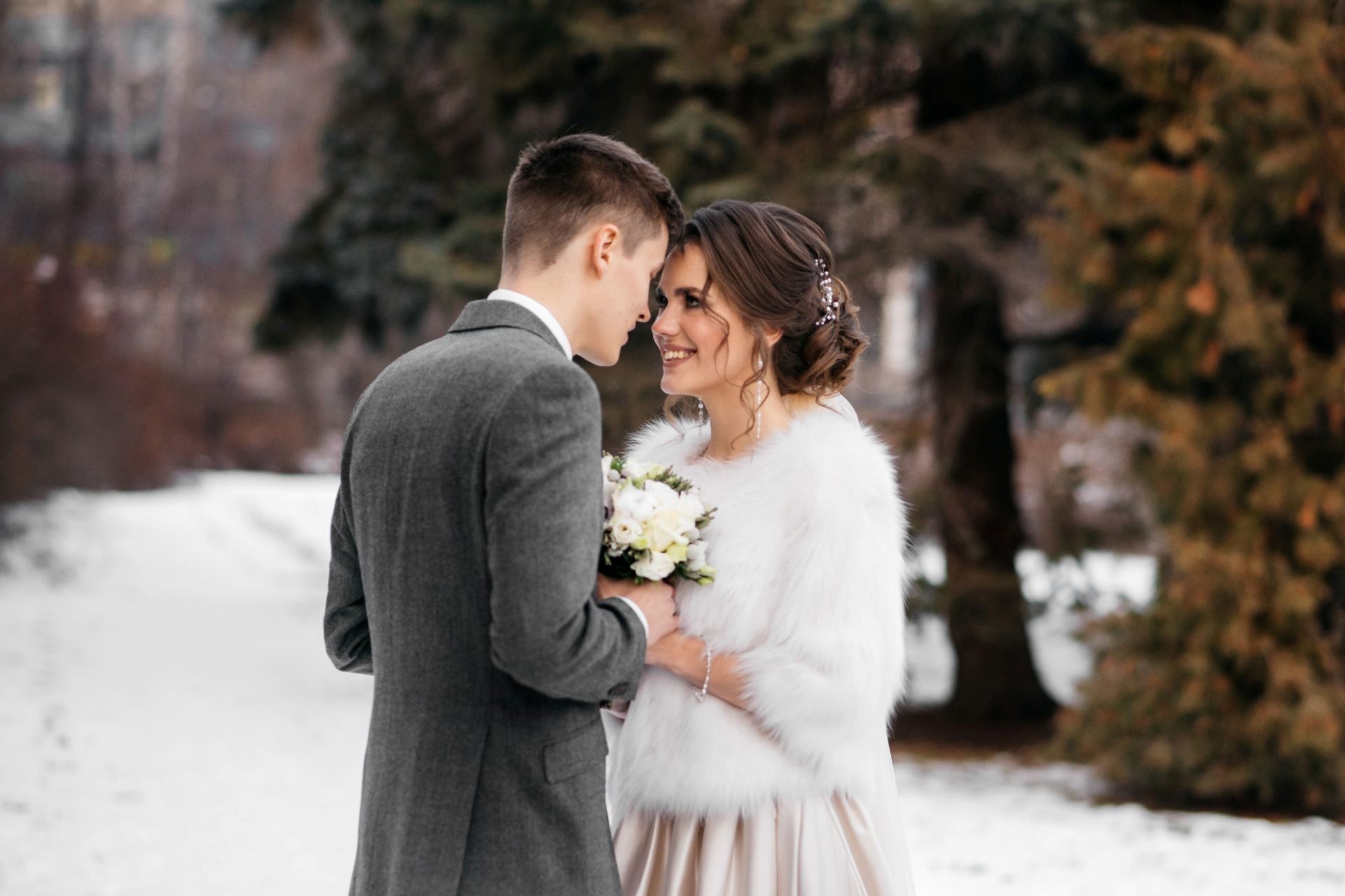 Couple's wedding in Winter