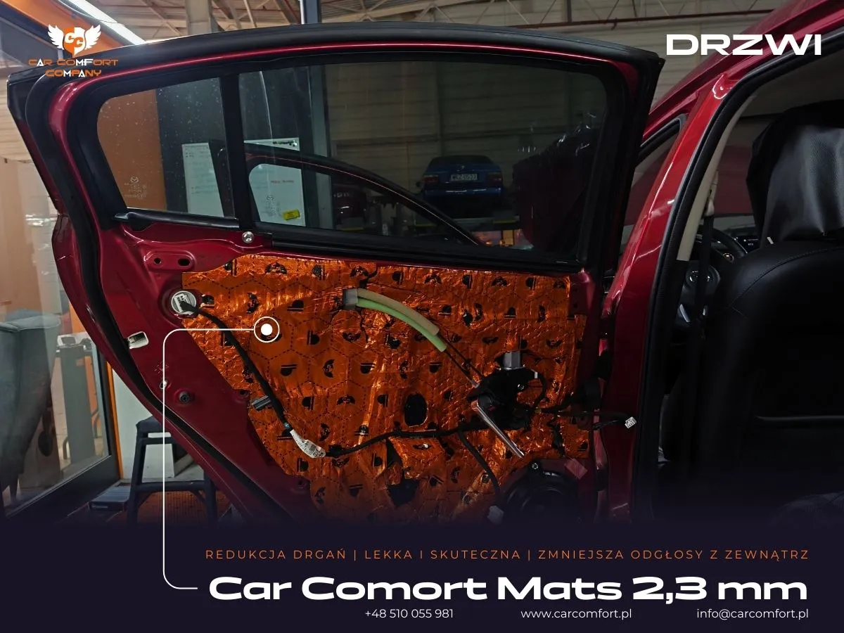 Trzecia warstwa Car Comfort Mats na powierzchni drzwi – dodatkowa izolacja