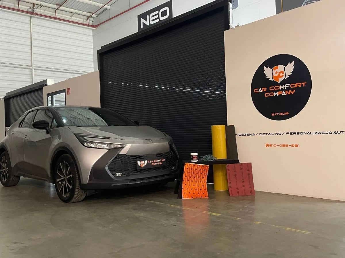 Toyota C-HR II po profesjonalnym wygłuszeniu słupków, dachu i podszybia