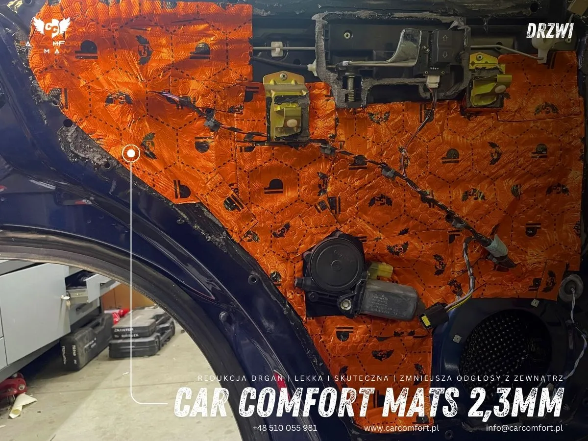 Druga warstwa Car Comfort Mats 2,3 mm na drzwiach – izolacja i tłumienie drgań