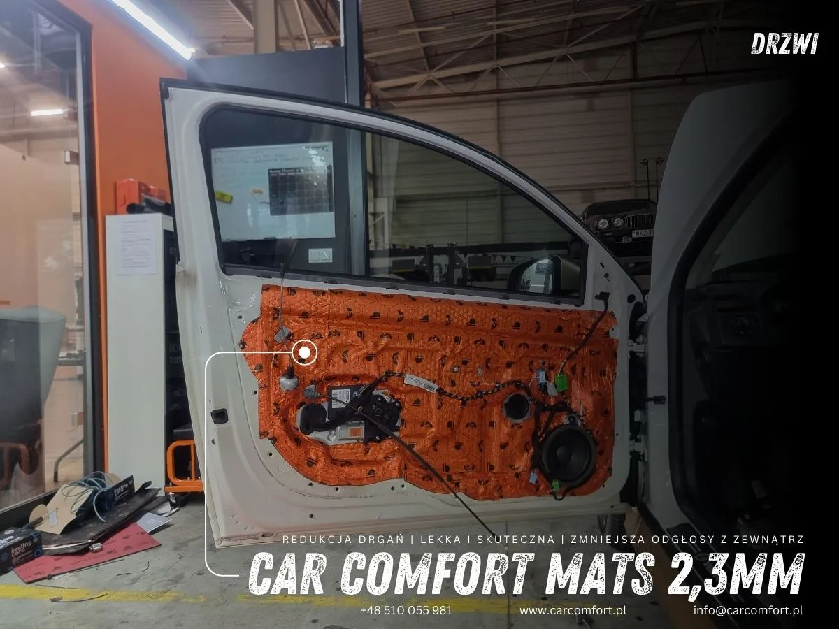 Druga warstwa Car Comfort Mats w drzwiach – dodatkowe tłumienie drgań i hałasu