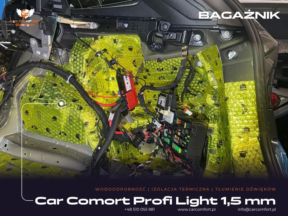 Wyciszanie bagażnika w BMW M3 G81 – aplikacja pierwszej warstwy maty Car Comfort Profi 1,5 mm