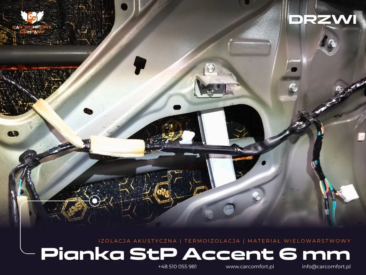 Druga warstwa wygłuszenia drzwi w Subaru Outback – montaż pianki StP Accent 6 mm.
