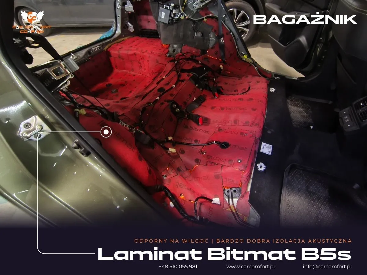  Druga warstwa wygłuszenia bagażnika w Subaru Outback pianką Bitmat B5s.