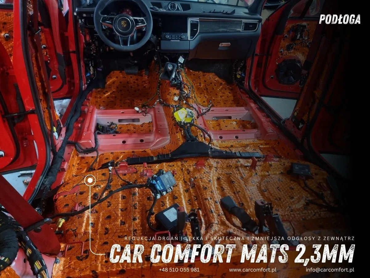 Pierwsza warstwa wyciszenia podłogi bagażnika Porsche Macan GTS matą Car Comfort Mats.