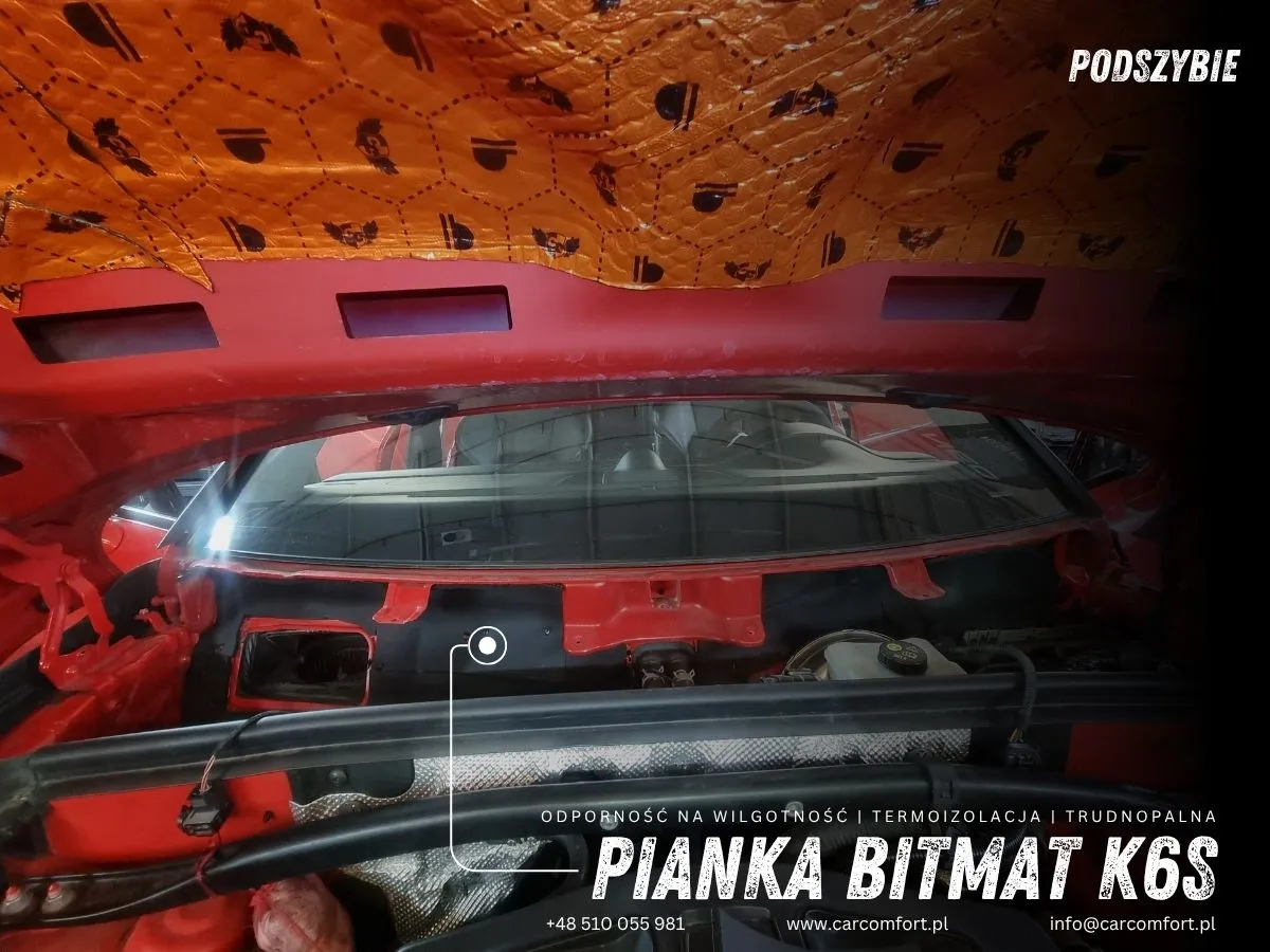 Druga warstwa pianki Bitmat K6s na podszybiu Porsche Macan GTS.