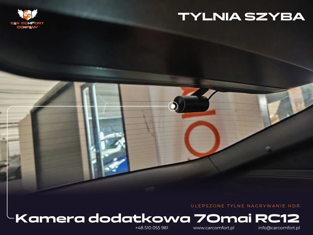 Dyskretny montaż tylnej kamery wideorejestratora 70mai RC12 w Kia Stinger GT.