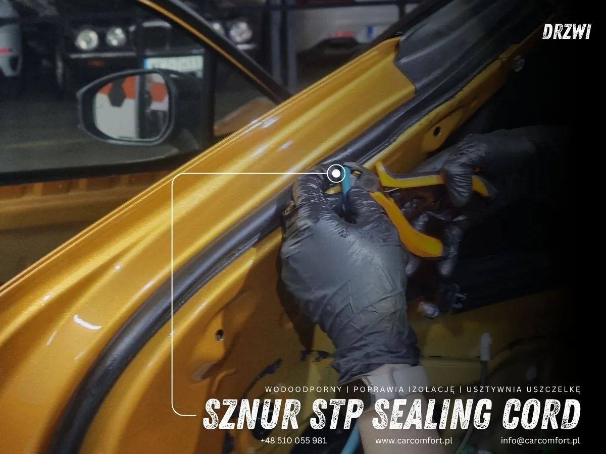 Montaż dodatkowej uszczelki StP Sealing Cord na drzwiach Toyoty C-HR II.