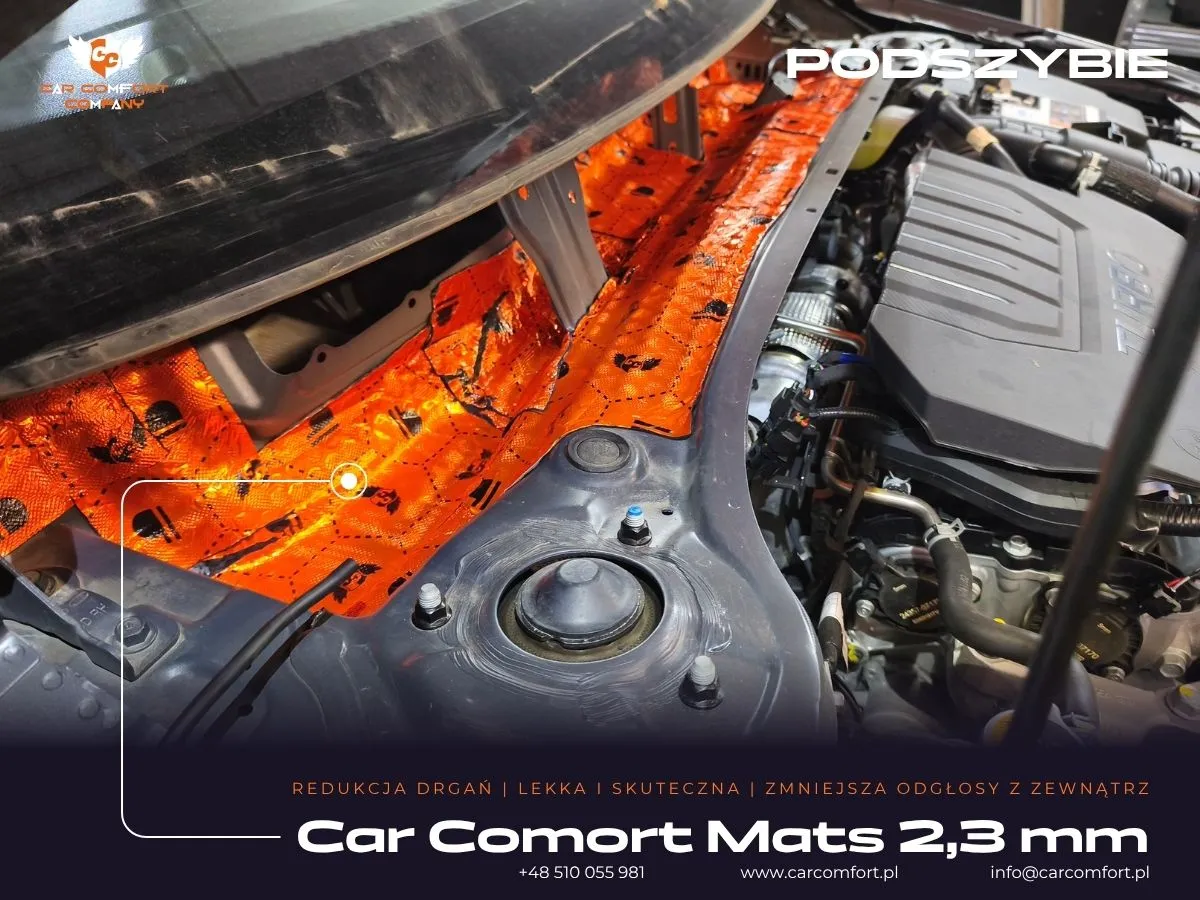 Pierwsza warstwa wyciszenia podszybia od strony kabiny w Kia X-Ceed matą Car Comfort Mats.