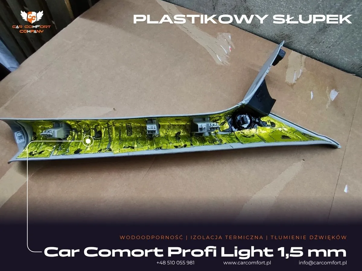 Mata Car Comfort Profi 1,5 mm na plastikowym słupku Forda Transita Kampera.