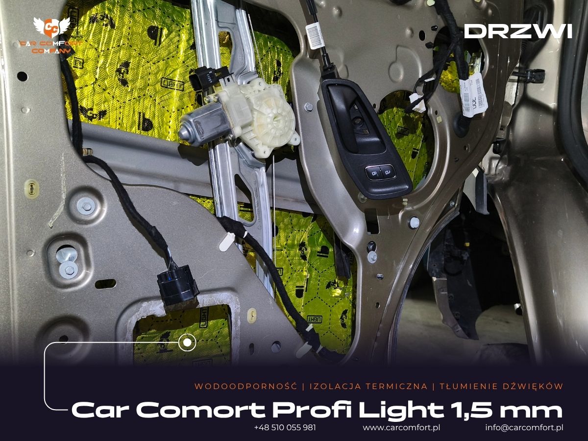 Mata Car Comfort Profi 1,5 mm na wewnętrznej blasze drzwi Forda Transita Kampera.